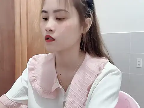 Truclynk1702 online show from October 6, 2:58 pm