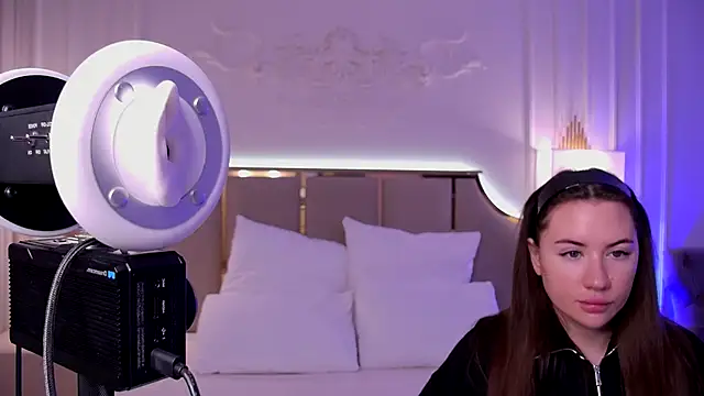 MeganStrain online show from September 19, 3:08 am