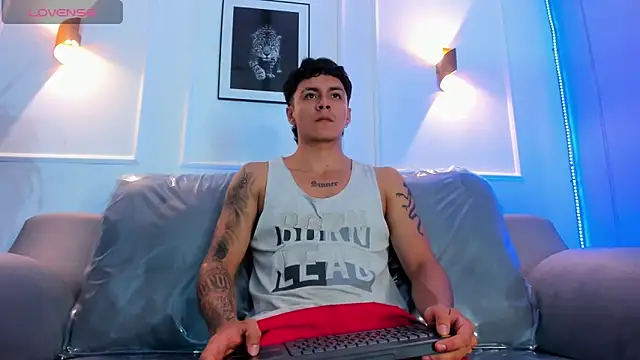 Leo santoro online show from March 21, 1:58 pm