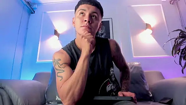 Leo santoro online show from April 10, 2:00 pm