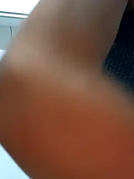 cicinha3657 online show from April 5, 6:21 am