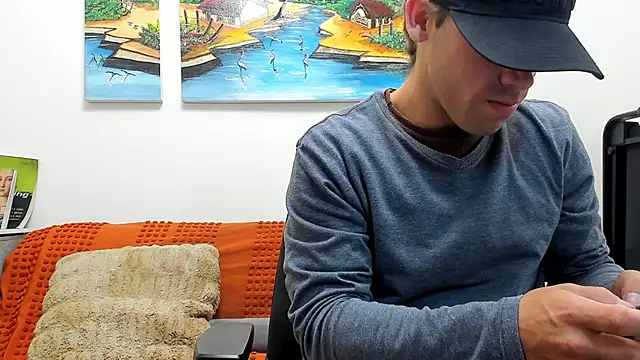 Snapshot of alex-golden chatting on September 22, 1:24 pm alex-golden online show from September 22, 1:24 pm