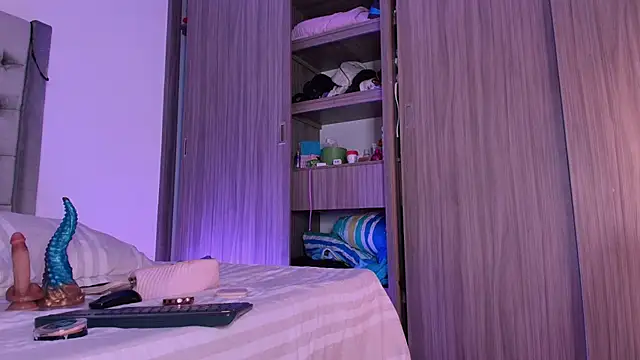 dreamsussi online show from April 18, 12:25 am