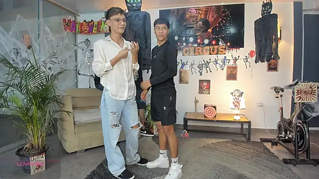 Bisexlifehot   online show from October 24, 11:12 pm