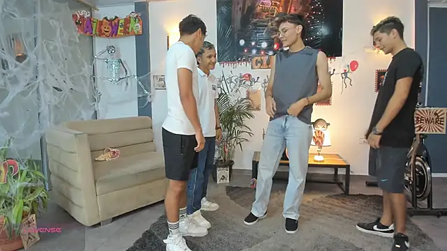 Bisexlifehot   online show from October 27, 11:09 pm