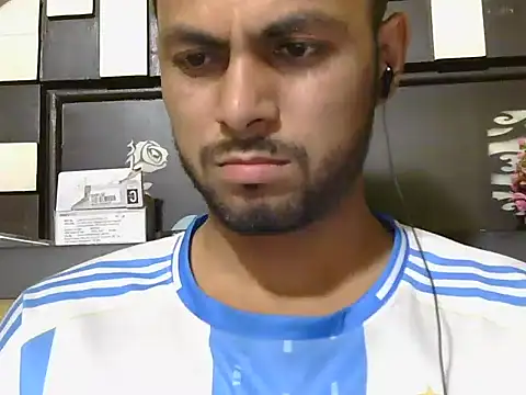 ursdreamperson online show from April 21, 2:56 pm