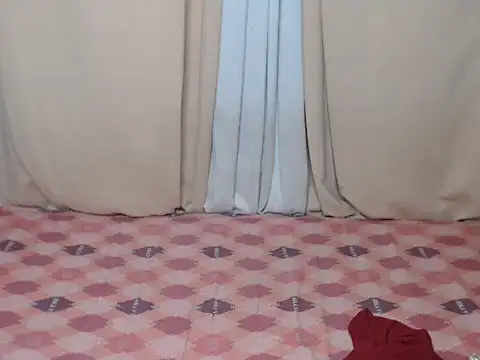 Snapshot of joanpetite chatting on November 29, 12:35 am joanpetite online show from November 29, 12:35 am