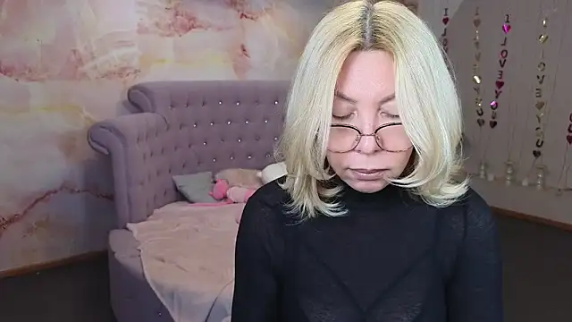 Wendy Waves online show from October 5, 11:08 am