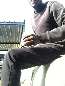 cuminsidebby online show from April 14, 7:14 am