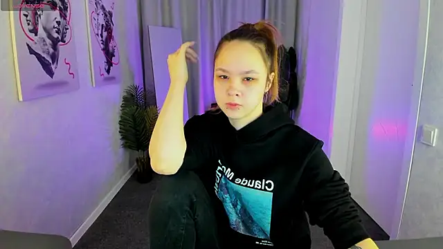 Lori Blossom online show from February 17, 1:13 am