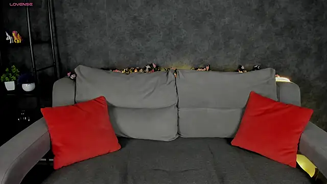 Lori Blossom online show from February 18, 1:12 am