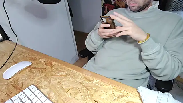 Snapshot of BenReich chatting on November 6, 10:10 pm BenReich online show from November 6, 10:10 pm