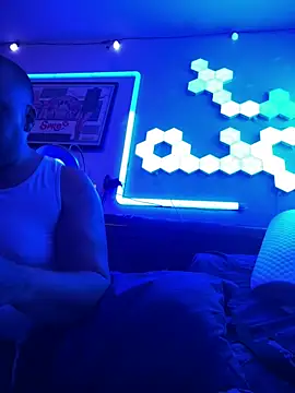 Snapshot of TheGreenEyedBear chatting on December 7, 8:00 am TheGreenEyedBear online show from December 7, 8:00 am