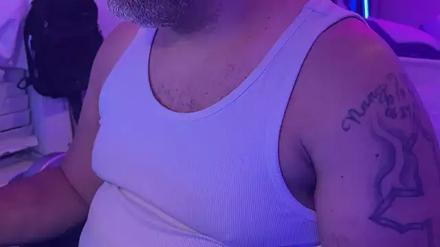 Snapshot of TheGreenEyedBear chatting on January 23, 4:41 am TheGreenEyedBear online show from January 23, 4:41 am