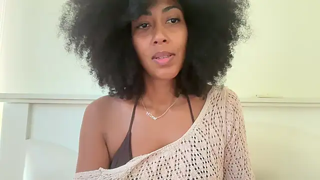 Snapshot of Vaylisse chatting on October 4, 9:51 am Vaylisse online show from October 4, 9:51 am