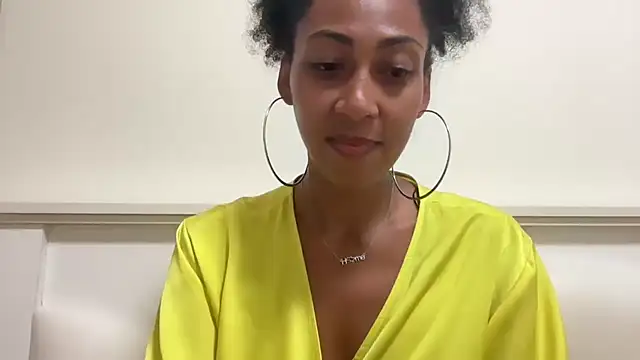 Snapshot of Vaylisse chatting on October 12, 4:17 pm Vaylisse online show from October 12, 4:17 pm