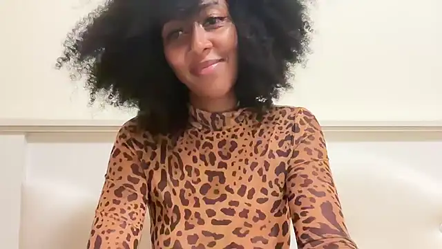 Snapshot of Vaylisse chatting on October 25, 6:02 pm Vaylisse online show from October 25, 6:02 pm