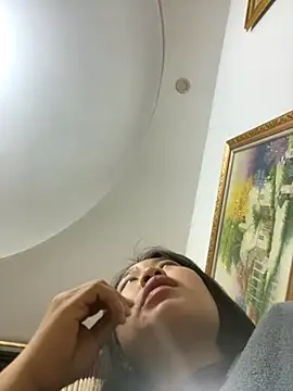 Nhung584 online show from December 5, 12:25 pm