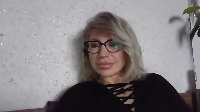 fox red lady7 online show from April 17, 6:49 am