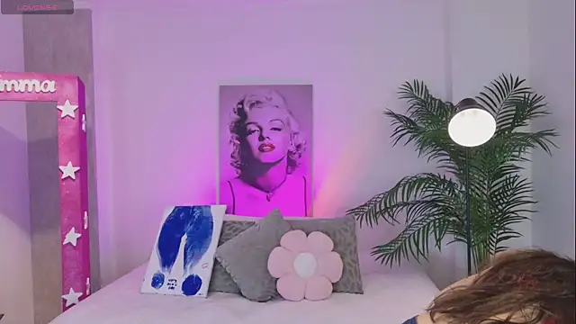 LUNAA    online show from March 24, 3:33 am