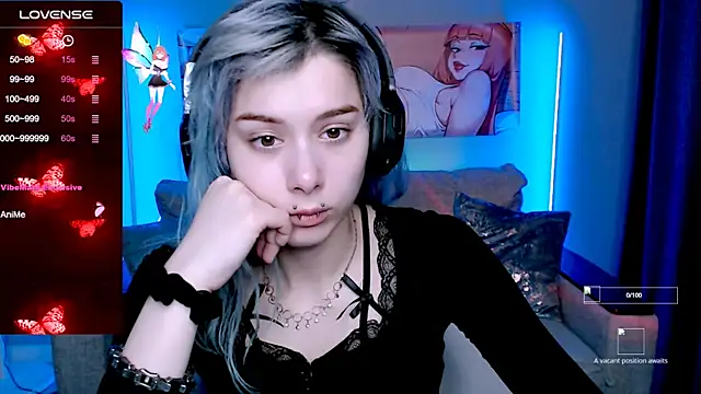 Snapshot of SophieAsh chatting on October 16, 7:09 am SophieAsh online show from October 16, 7:09 am