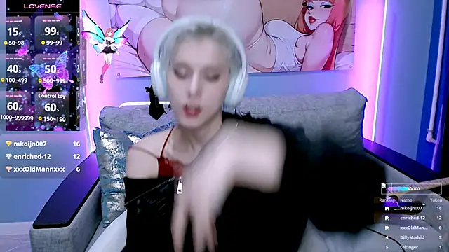 Snapshot of SophieAsh chatting on November 1, 7:16 pm SophieAsh online show from November 1, 7:16 pm