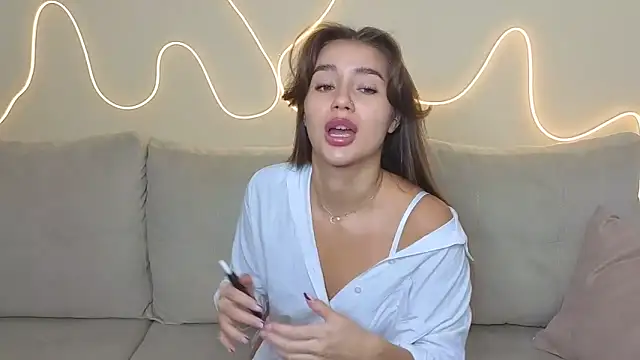 KathrynBrooks online show from October 21, 3:24 pm