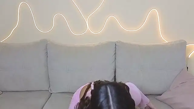 KathrynBrooks online show from November 12, 1:00 pm