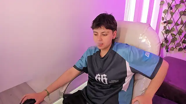 Nathaly ds online show from March 6, 7:32 pm