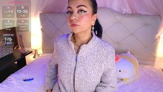 Cherrylionn online show from February 4, 3:56 am