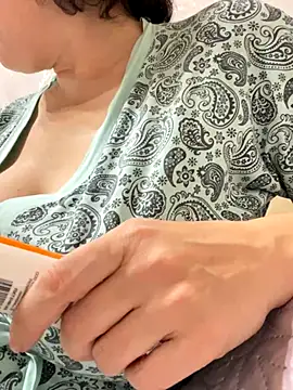 Kiravix online show from October 25, 6:24 pm