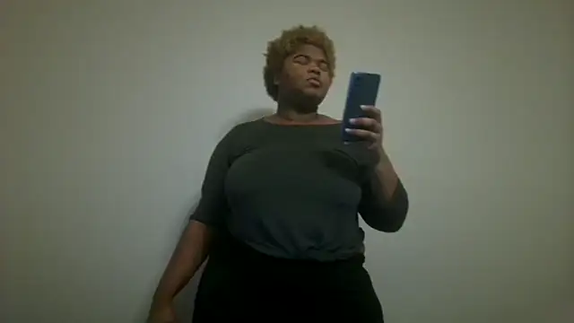 techprincessxx online show from November 14, 5:17 am