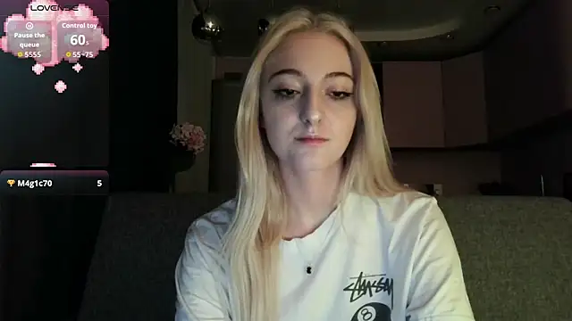 white liillyy online show from September 17, 10:33 pm