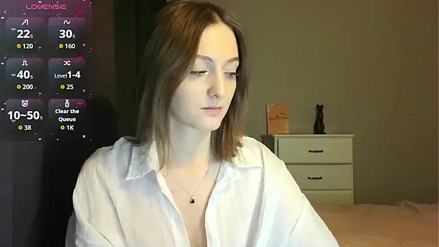 white liillyy online show from March 13, 11:11 pm