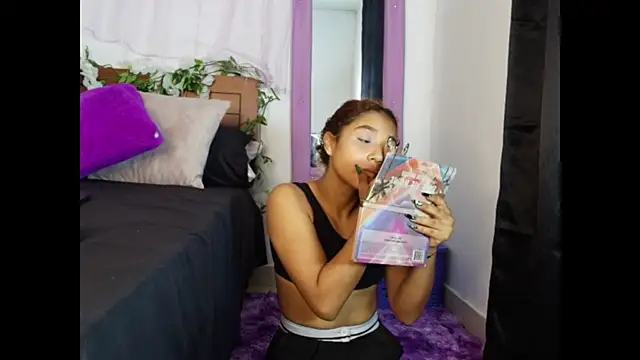 Natzury online show from November 6, 1:45 pm