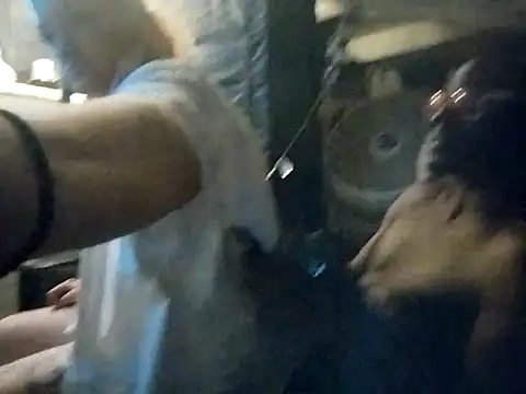 Snapshot of SnowBunny1224 chatting on October 21, 12:28 pm SnowBunny1224 online show from October 21, 12:28 pm