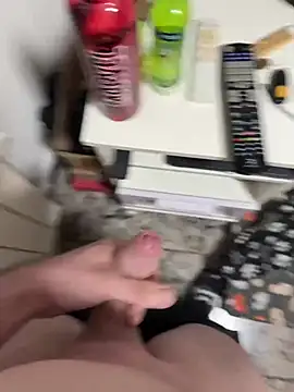 Snapshot of Arturito9769 chatting on April 13, 11:10 pm Arturito9769 online show from April 13, 11:10 pm