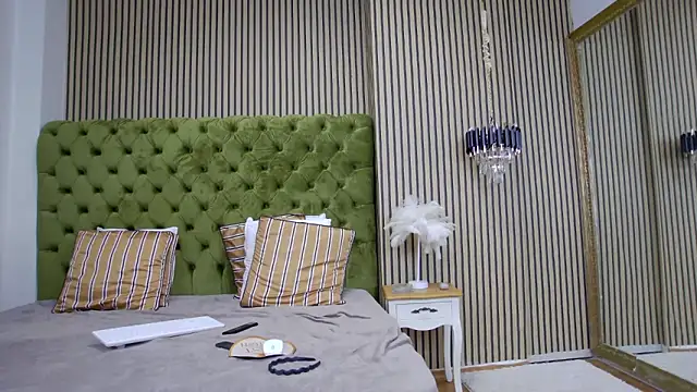 LunaHart online show from October 22, 6:51 pm