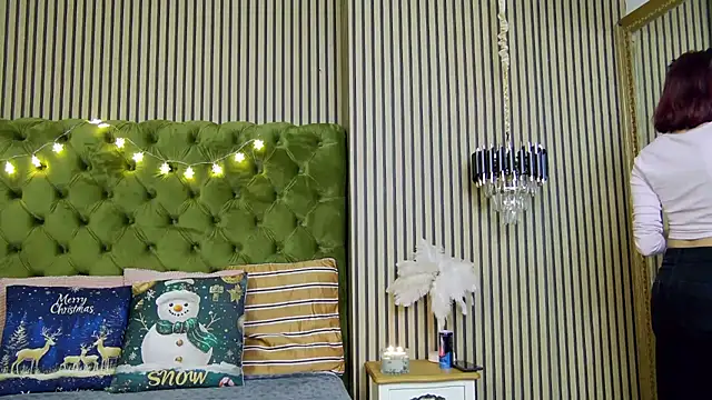 LunaHart online show from December 5, 4:36 pm