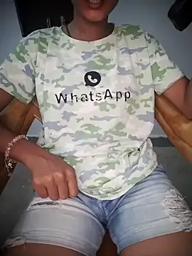 Snapshot of Sexey-Puja chatting on September 28, 3:56 am Sexey-Puja online show from September 28, 3:56 am