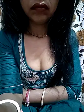 Snapshot of Paakhi-Singh chatting on March 13, 11:33 pm Paakhi-Singh online show from March 13, 11:33 pm