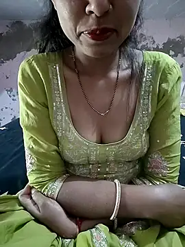 Snapshot of Paakhi-Singh chatting on March 24, 7:13 am Paakhi-Singh online show from March 24, 7:13 am
