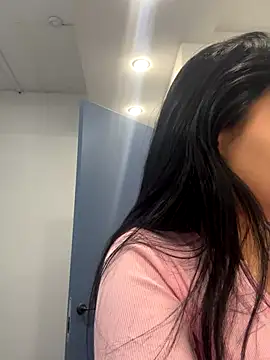 Snapshot of Mia_stepMOM chatting on October 16, 6:03 am Mia stepMOM online show from October 16, 6:03 am