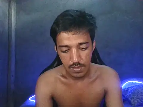 Snapshot of RowyCam chatting on November 3, 11:59 pm RowyCam online show from November 3, 11:59 pm