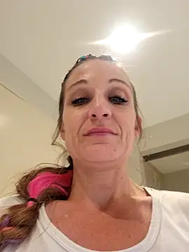 Snapshot of SexySunnyBlazen chatting on December 3, 10:24 am SexySunnyBlazen online show from December 3, 10:24 am