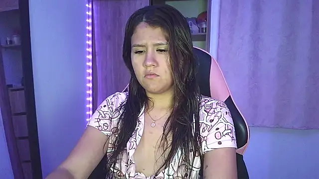 Oliviawatson1 online show from October 29, 12:57 am