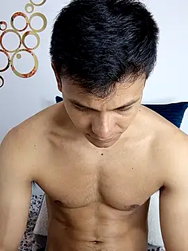 Valois2025 online show from November 9, 1:04 am