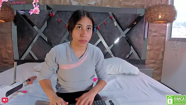 Selene  Lopez  online show from February 27, 7:47 pm