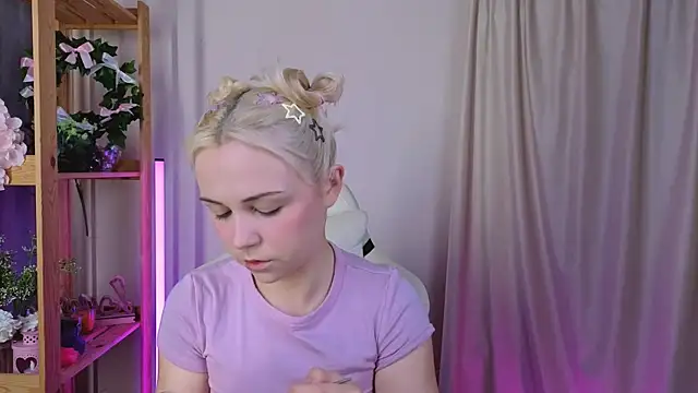 Charlotte Colinss online show from September 12, 2:55 am