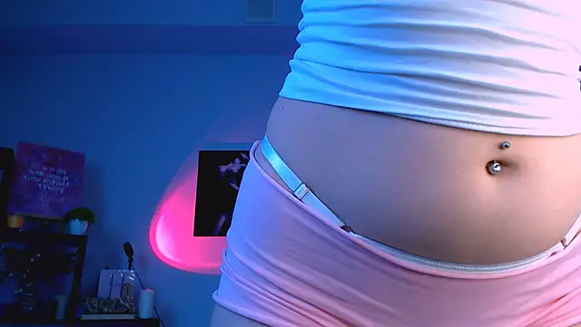 Snapshot of Charlotte_Colinss chatting on February 24, 3:59 am Charlotte Colinss online show from February 24, 3:59 am